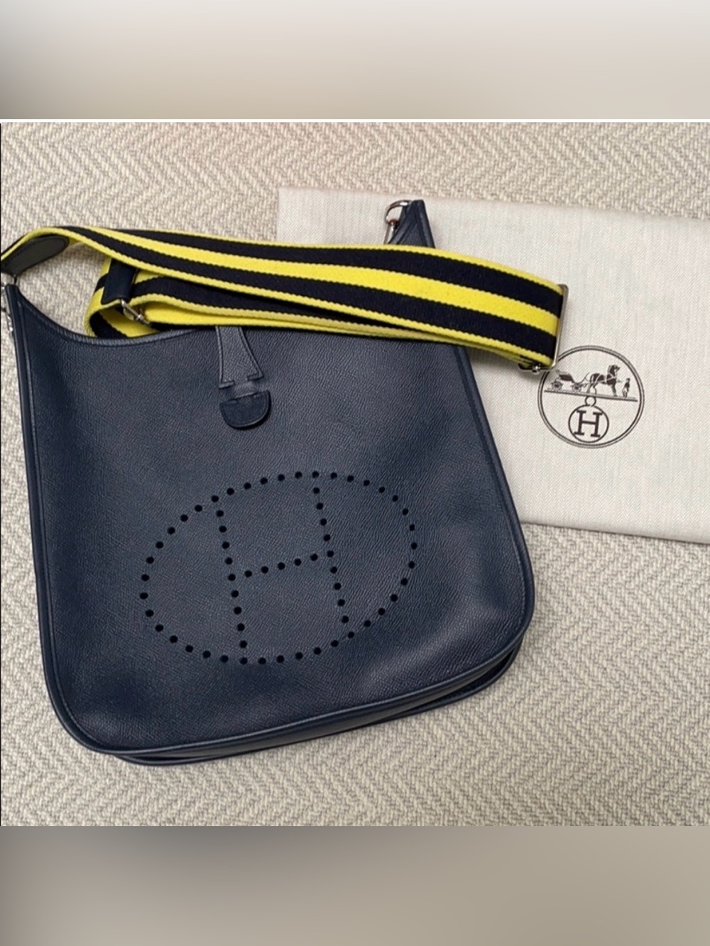 HERMES Evelyne Poche III 29